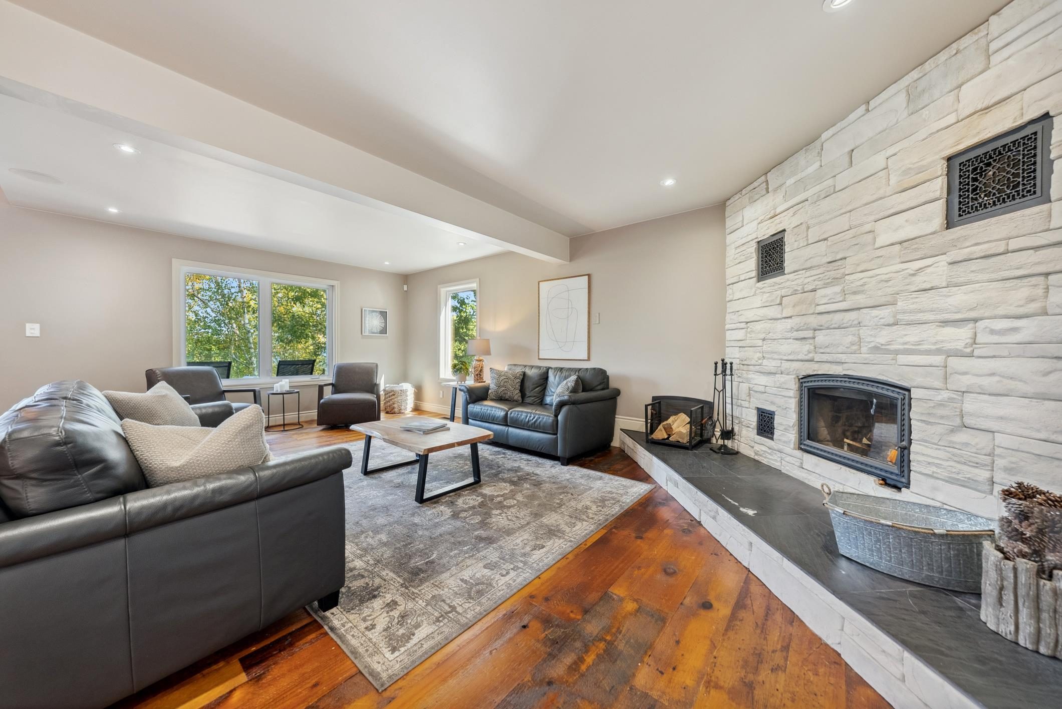 Lakefront living room